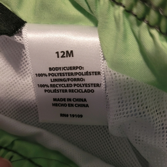 Star Wars Kids Rashguard Swim Set - Green and Gray Baby Yoda - Picture 11 of 12